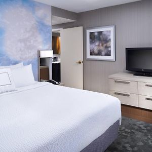 1 Bedroom Suite 1 King Sofa bed